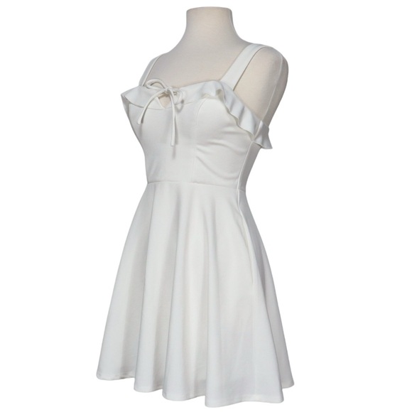 City Studio Dress Size 5 Ruffled Fit & Flare Ivory Sleeveless Sweet Heart - Picture 2 of 14